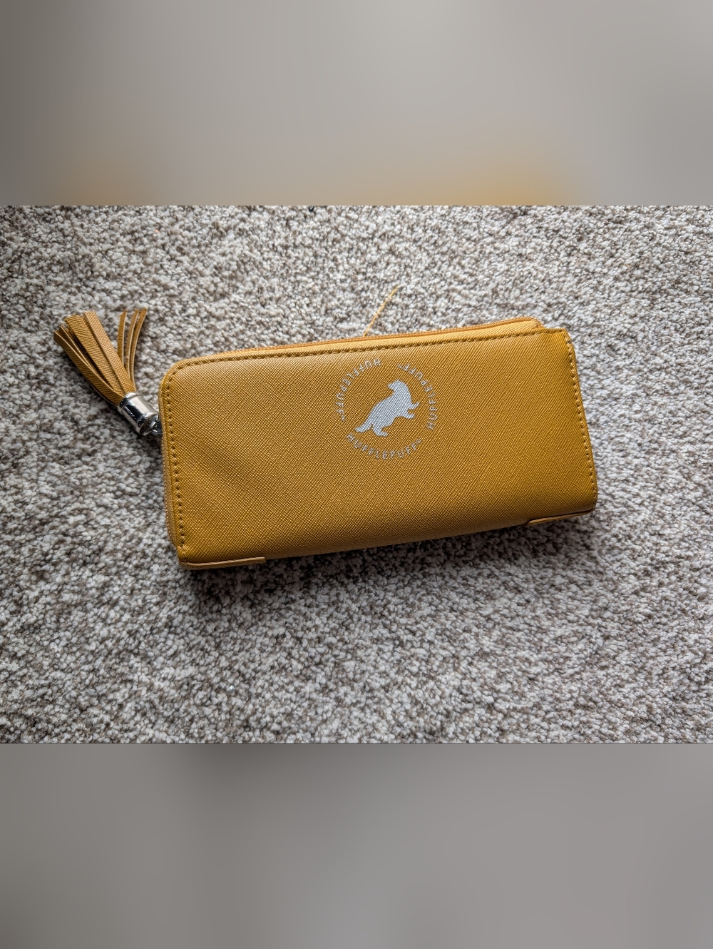 Harry Potter Hufflepuff Wallet Yellow Faux Leather Hogwarts Zip Wallet Tassel - Picture 5 of 6